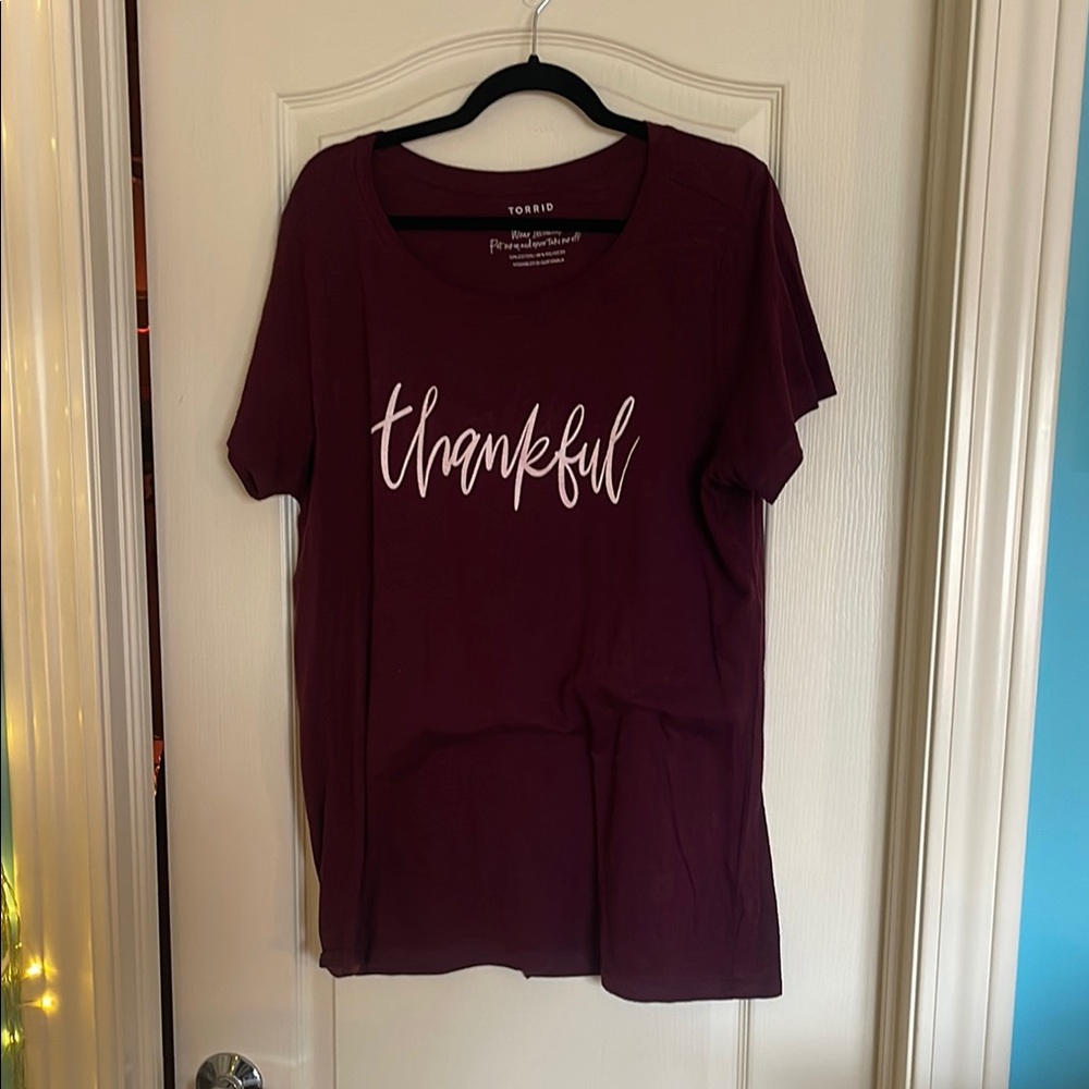 Torrid Red Relaxed Short Sleeve Tee “Thankful”